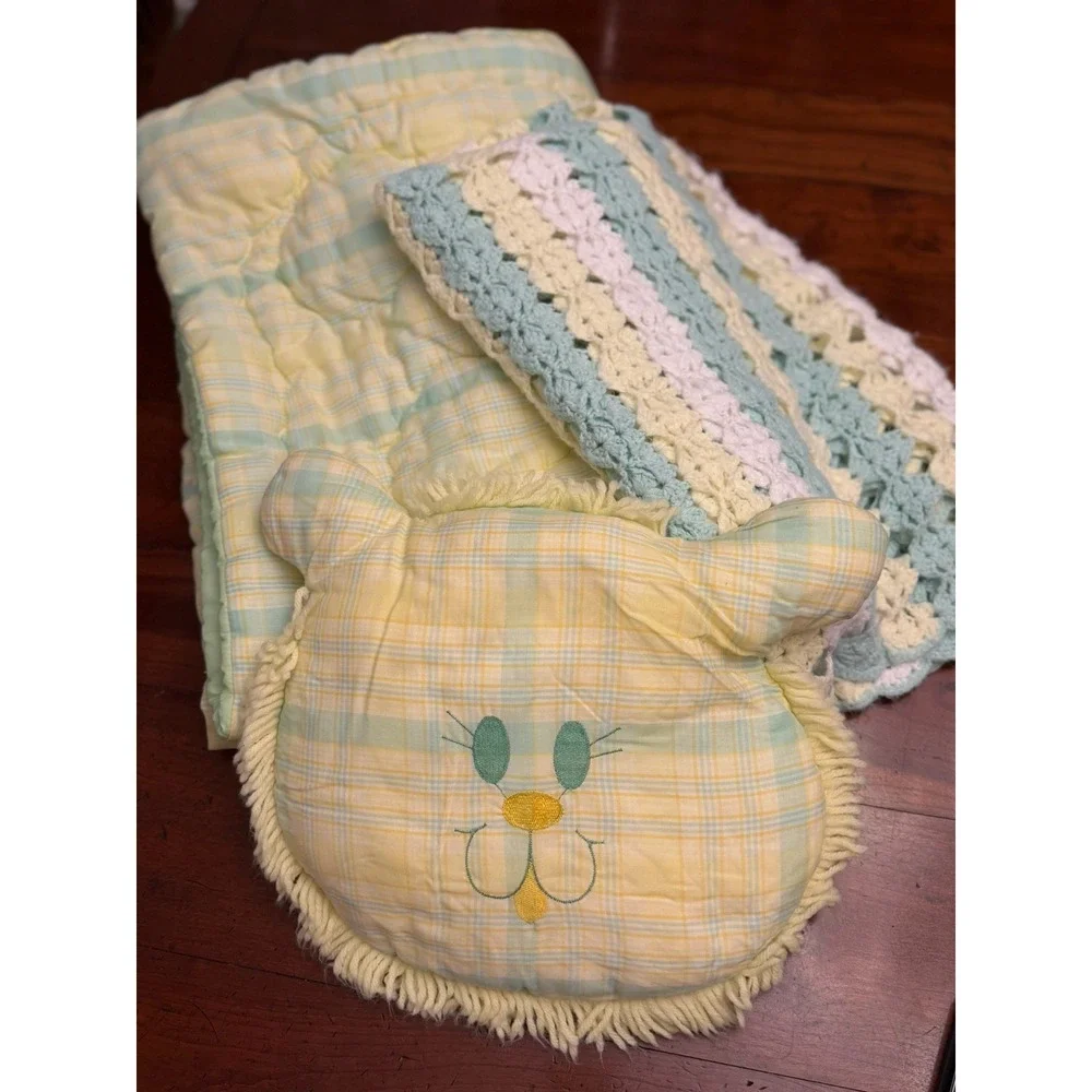 Vintage Plaid Gingham Baby Comforter Quilt Shaped Fringe Pillow Crochet‎ Blanket